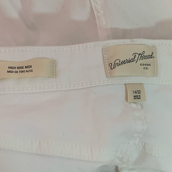 Universal Thread High Rise Midi Shorts - Picture 4 of 5